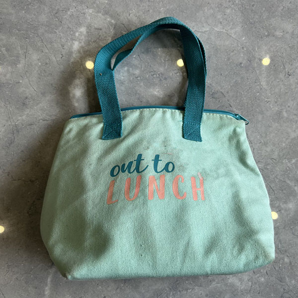 Apa yang menjadikan beg tangan kain sebagai pilihan yang abadi dan mampan?